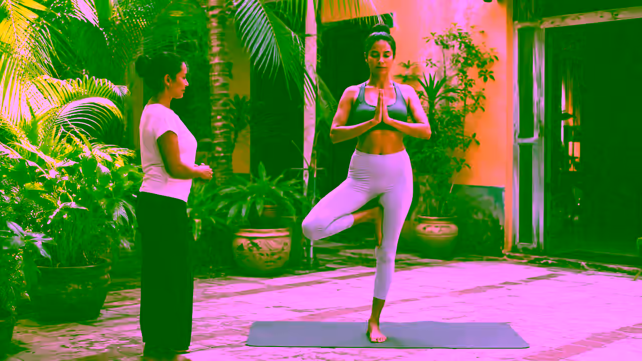 Yoga para principiantes en Colombia: guía práctica para hoy