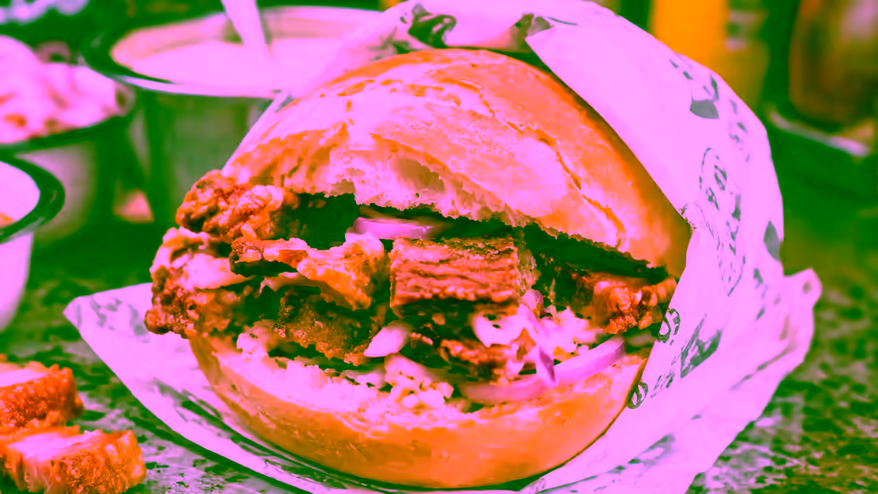Panceta dorada para preparar pan con chicharrón peruano en México
