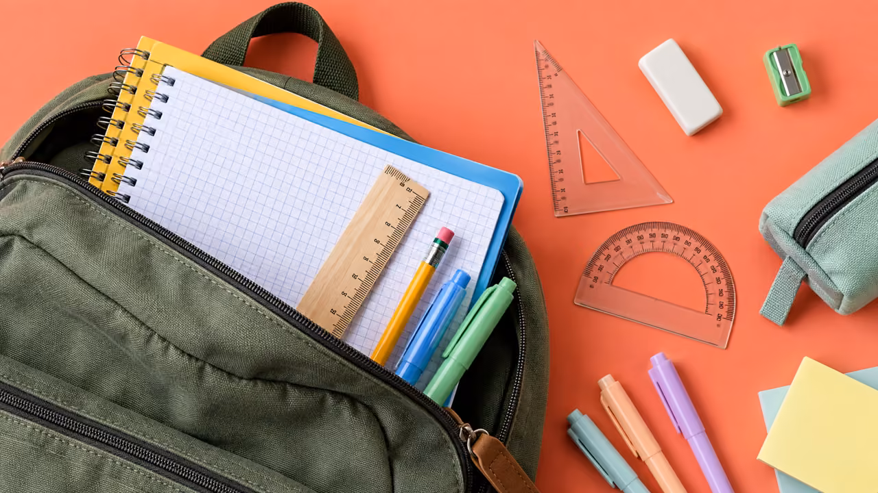 Materiales escolares para la lista para secundaria