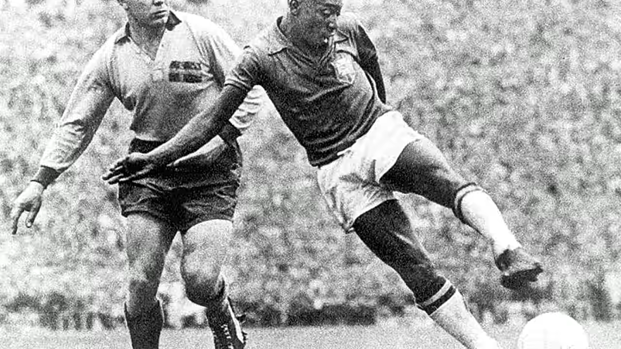 Maradona o Messi en una escena histórica de selección