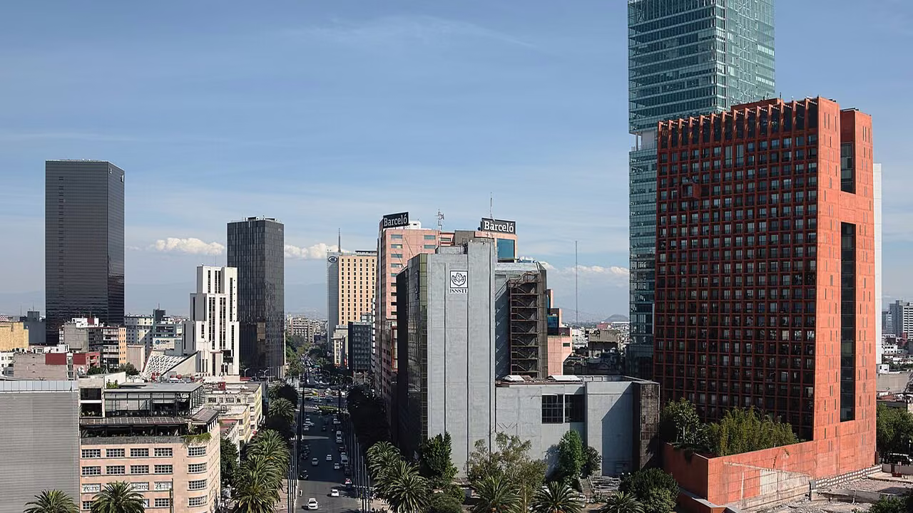 Avenida de la República, Ciudad de México. Fotografía de contexto vial.